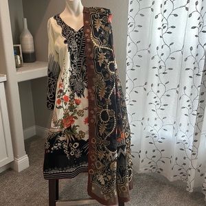 Brand New- 3 piece Sifa Pakistani suite